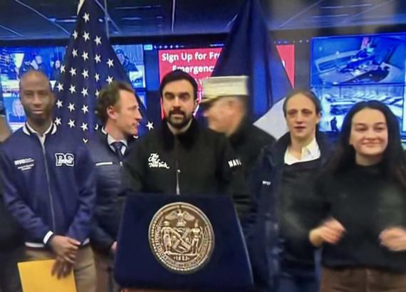 न्युयोर्क सिटीमा चिसोबाट पाँच जनाको मृत्यु, दशवटा न्यानो सेल्टर स्थापना गरेको मेयर माम्दानीद्धारा जानकारी(भिडियो सहीत)